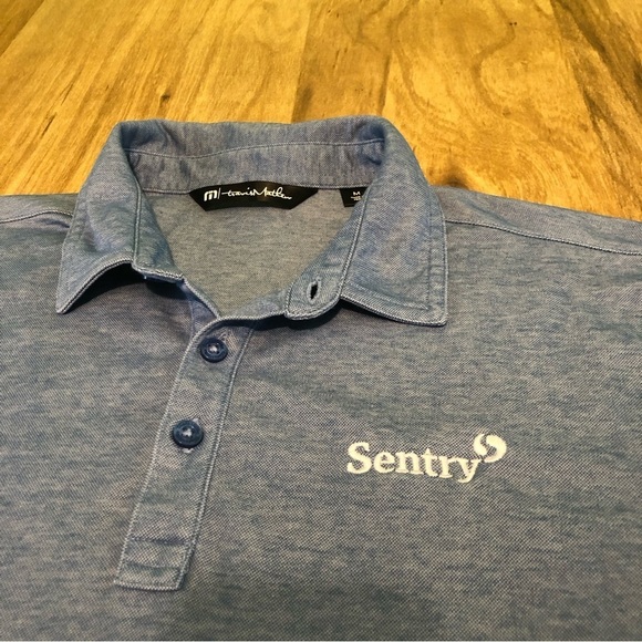 Travis Mathew Sentry Chest Logo Blue Short Sleeve Golf Shirt Polo Mens Medium - Picture 3 of 9